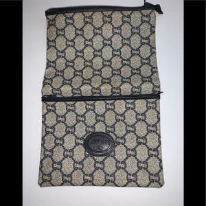 Vintage Gucci Plus Makeup Clutch